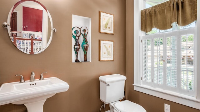 87 Dartmouth Rd SE, Hebron, OH 43025 - half bath with toilet and a sink