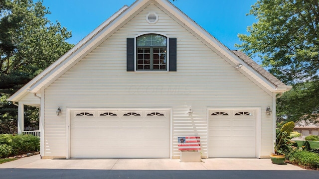 87 Dartmouth Rd SE, Hebron, OH 43025 - garage with driveway