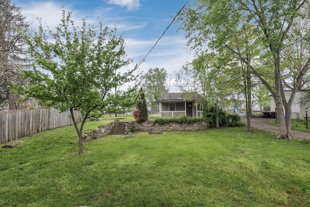 423 Hudson Ave, Newark, OH 43055 - view of yard featuring fence and a sunroom