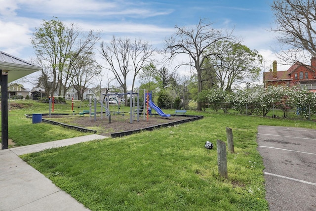 423 Hudson Ave, Newark, OH 43055 - community playground with a yard