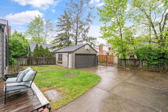 152 S Stanwood Rd, Columbus, OH 43209 - view of yard featuring fence, an outdoor structure, and a garage
