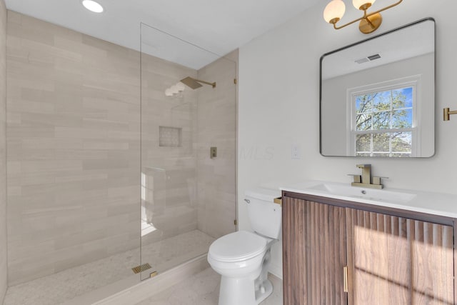 7847 Maplecreek Ct, Powell, OH 43065 - bathroom featuring a tile shower, vanity, toilet, recessed lighting, and visible vents