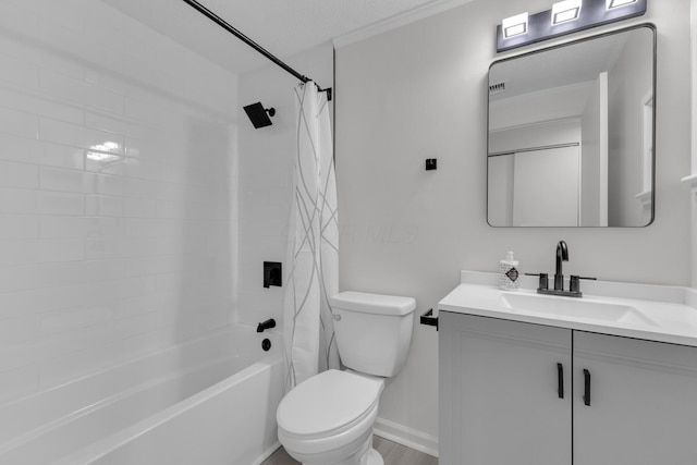 7847 Maplecreek Ct, Powell, OH 43065 - full bath with shower / bath combo, vanity, toilet, baseboards, and ornamental molding