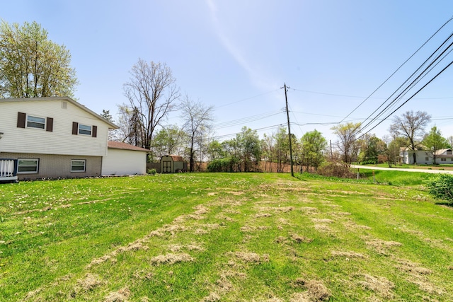 14 Stoney Ridge Dr SW, Pataskala, OH 43062 - view of yard with an outdoor structure and a shed