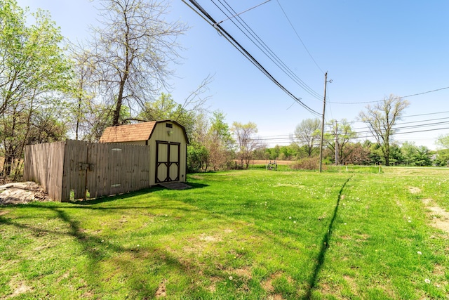 14 Stoney Ridge Dr SW, Pataskala, OH 43062 - view of yard with a storage shed and an outbuilding
