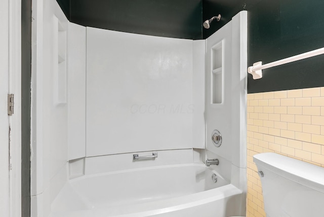 3186 Bowdoin Cir, Columbus, OH 43204 - full bathroom with shower / tub combination, tile walls, and toilet