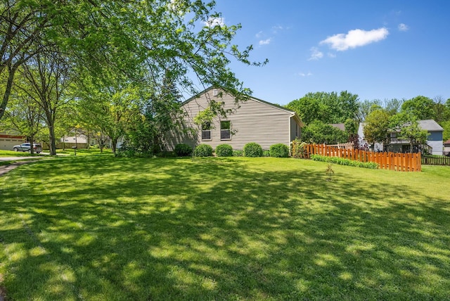 3186 Bowdoin Cir, Columbus, OH 43204 - view of yard