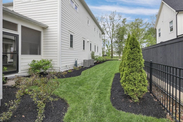 5519 Evans Farm Dr, Lewis Center, OH 43035 - view of yard with fence and cooling unit