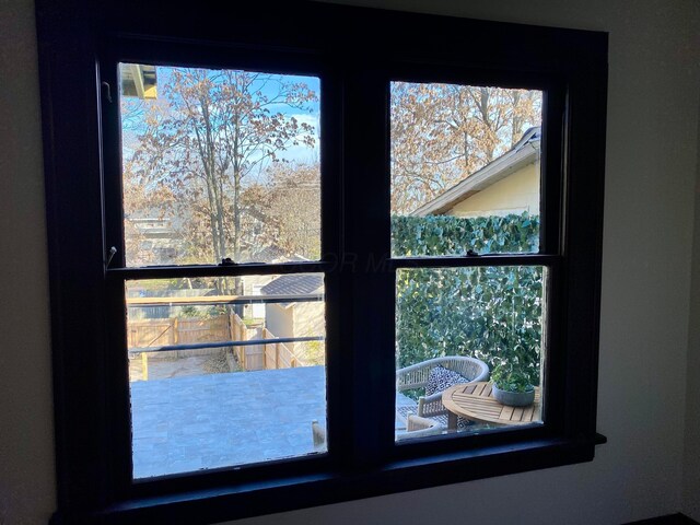 110 N Ogden Ave, Columbus, OH 43204 - view of interior details