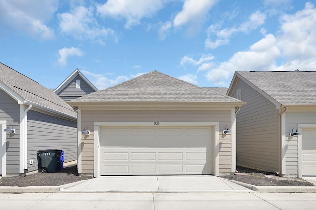 935 Pullman Pl, Columbus, OH 43212 - garage with concrete driveway