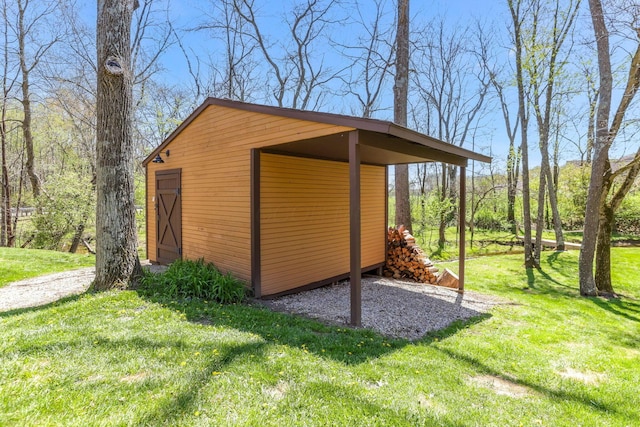 view of outbuilding featuring an outbuilding