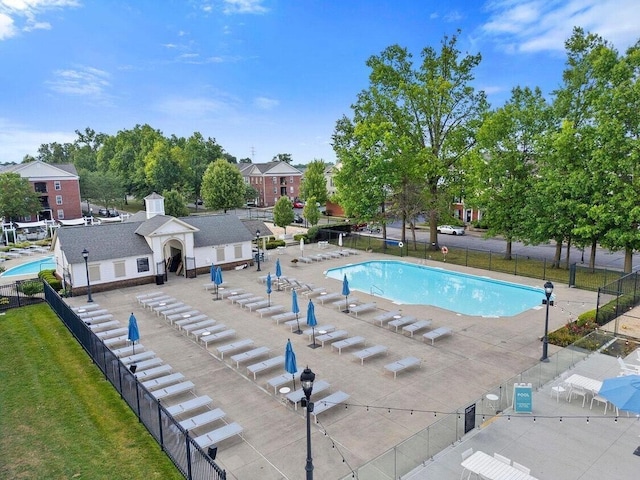 3857 Dowitcher Ln, Columbus, OH 43230 - view of community pool
