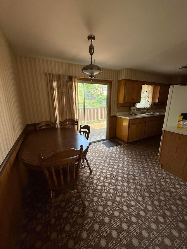 1721 W Union St, Lancaster, OH 43130 - dining room with a wainscoted wall and wallpapered walls