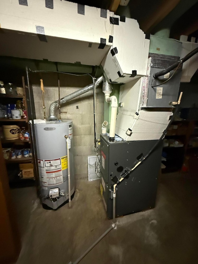 1721 W Union St, Lancaster, OH 43130 - utilities featuring water heater