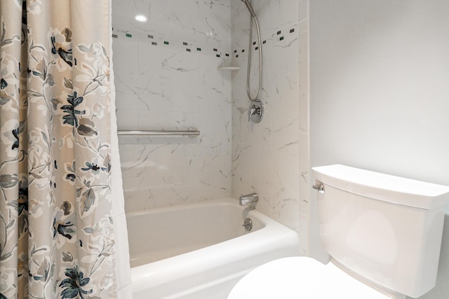 1000 Urlin Ave Unit 1407, Columbus, OH 43212 - full bath with toilet and shower / tub combo with curtain