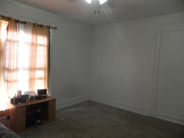 empty room with ceiling fan