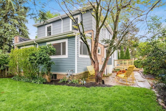 1938 W 5th Ave, Columbus, OH 43212 - back of property with a yard and a patio