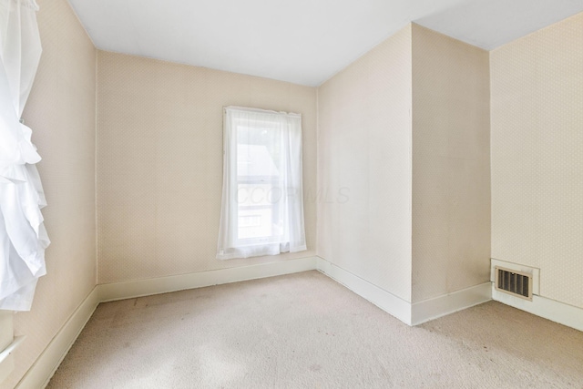 22 Elizabeth St, Delaware, OH 43015 - carpeted spare room featuring visible vents