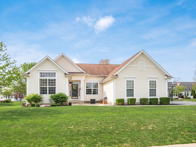 single story home with a front yard
