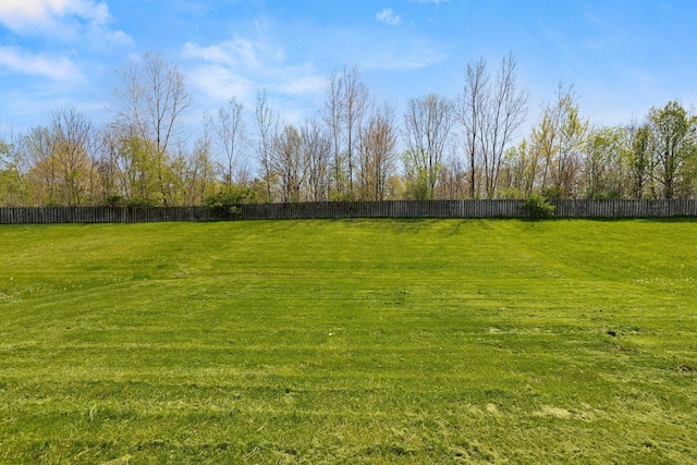 611 Sackman St, Mansfield, OH 44903 - view of yard featuring fence
