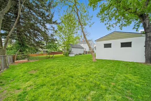 233 Girard Rd, Columbus, OH 43214 - view of yard featuring fence