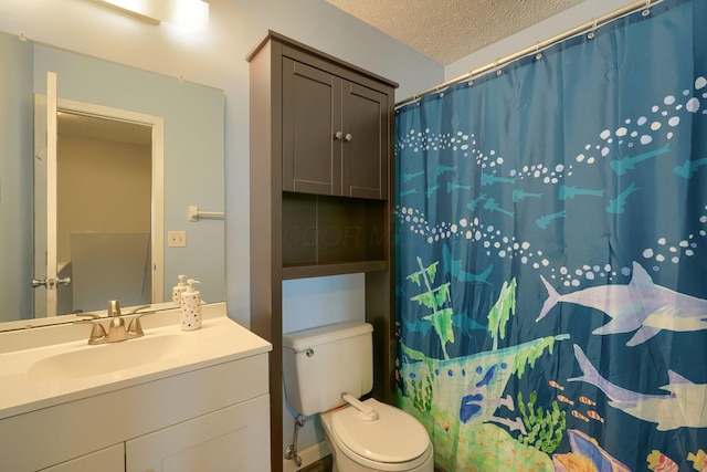 full bath featuring toilet, a textured ceiling, a shower with shower curtain, and vanity