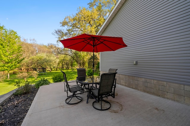 view of patio with outdoor dining space