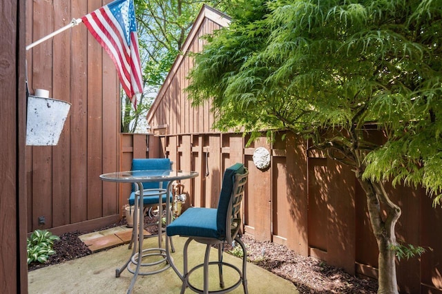 4917 Whistlewood Ln Unit 5, Westerville, OH 43081 - view of patio featuring fence
