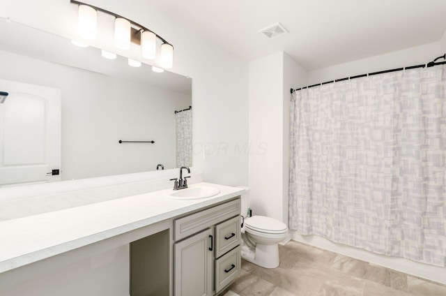bathroom featuring toilet, visible vents, shower / tub combo with curtain, and vanity