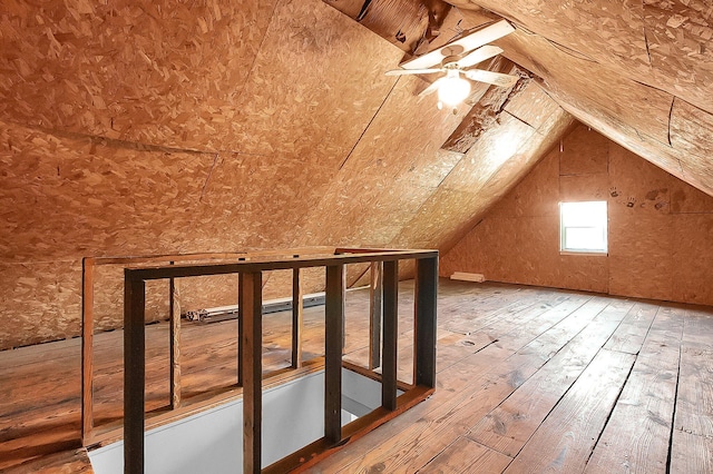 512 Henry St, Marion, OH 43302 - bonus room with ceiling fan, lofted ceiling, and hardwood / wood-style flooring