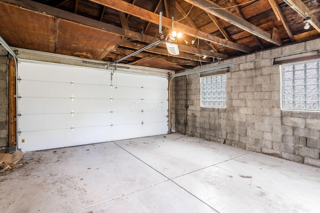 1800 Bryden Rd, Columbus, OH 43205 - view of garage