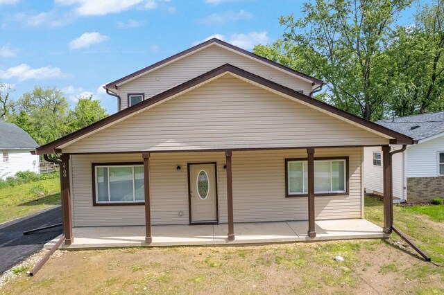 view of front of house featuring covered porch