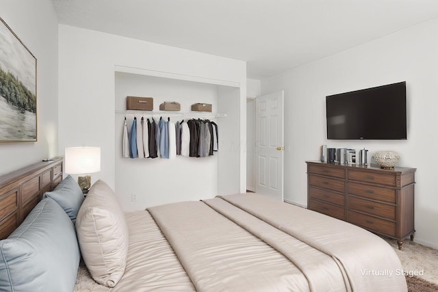 6556 Centennial Dr, Reynoldsburg, OH 43068 - bedroom featuring light carpet