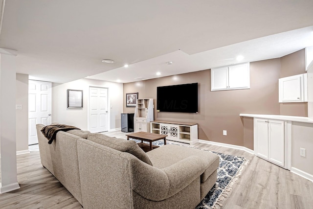 3622 Boathouse Dr, Hilliard, OH 43026 - living room with baseboards, recessed lighting, and light wood-type flooring
