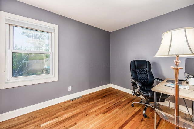 5392 Grandon Dr, Hilliard, OH 43026 - office space with wood finished floors and baseboards