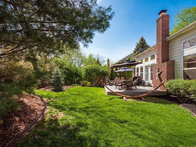 view of yard featuring a patio area