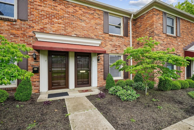996 Chatham Ln Unit E, Columbus, OH 43221 - photo 1