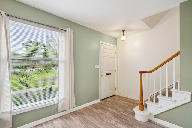 996 Chatham Ln Unit E, Columbus, OH 43221 - photo 2