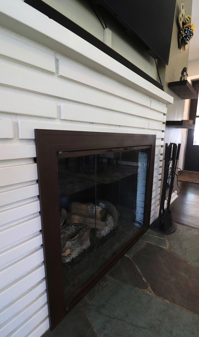 room details featuring a fireplace