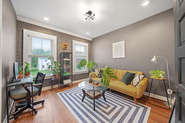 618 Berkeley Rd, Columbus, OH 43205 - living area featuring light wood-style flooring, baseboards, crown molding, and recessed lighting