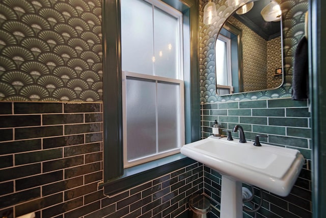 618 Berkeley Rd, Columbus, OH 43205 - bathroom with tile walls and a sink