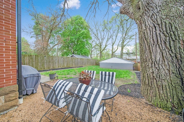 618 Berkeley Rd, Columbus, OH 43205 - view of patio with area for grilling and outdoor dining area