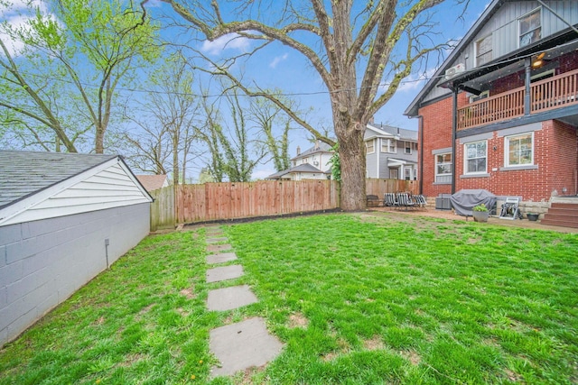 618 Berkeley Rd, Columbus, OH 43205 - view of yard with a balcony and a patio
