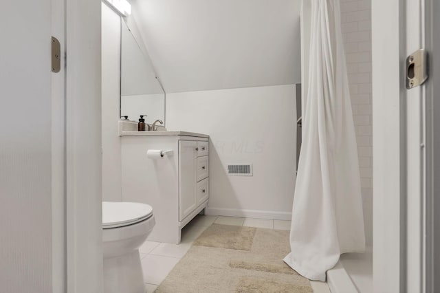 603 S James Rd, Columbus, OH 43213 - bathroom featuring vanity, toilet, tile patterned floors, a shower with shower curtain, and visible vents