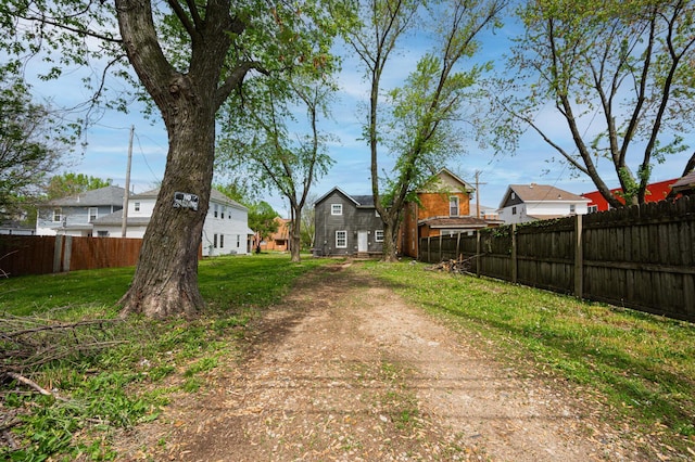 331 E Barthman Ave, Columbus, OH 43207 - view of yard featuring fence and a residential view