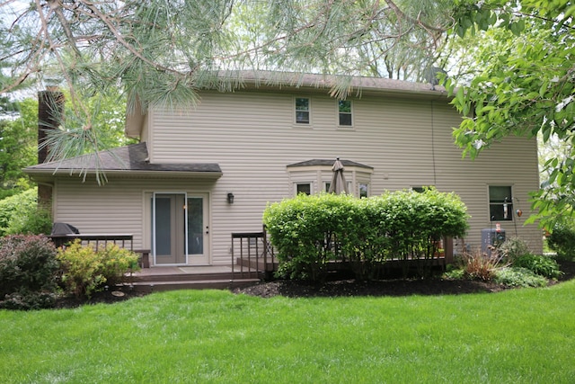 10160 Wellington Dr, Pickerington, OH 43147 - back of property featuring a yard and a wooden deck