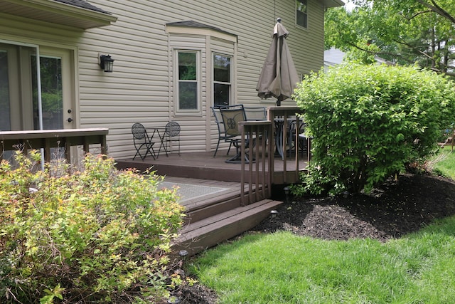 10160 Wellington Dr, Pickerington, OH 43147 - deck featuring outdoor dining space