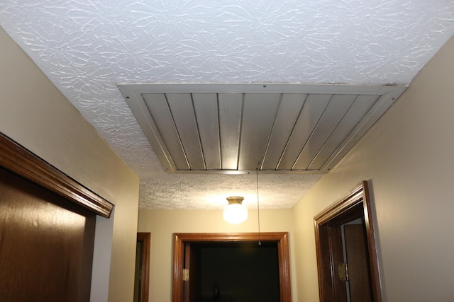 10160 Wellington Dr, Pickerington, OH 43147 - interior space featuring a textured ceiling