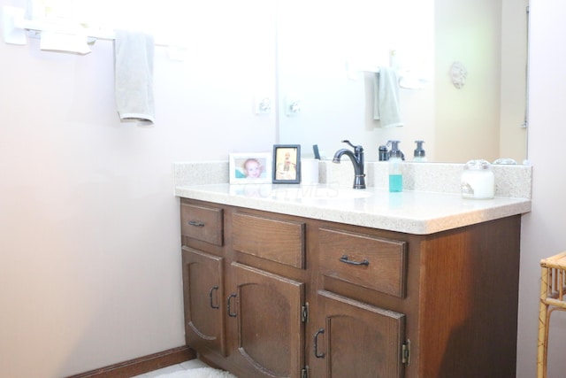 10160 Wellington Dr, Pickerington, OH 43147 - bathroom with vanity