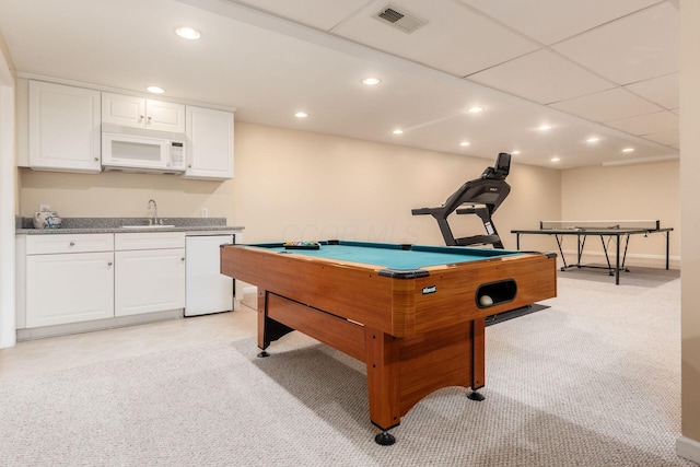 playroom featuring a sink, indoor wet bar, recessed lighting, pool table, and visible vents